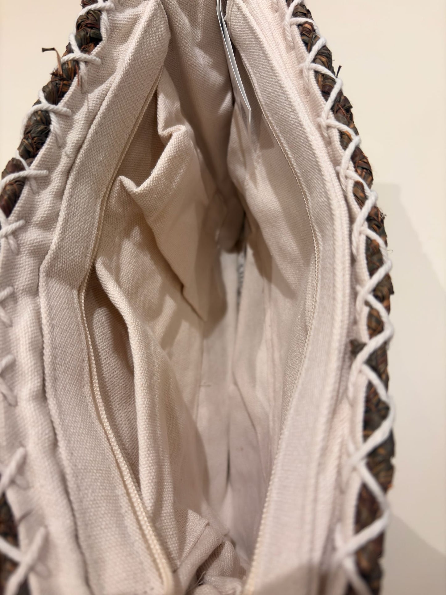 Bolso bandolera marrón.