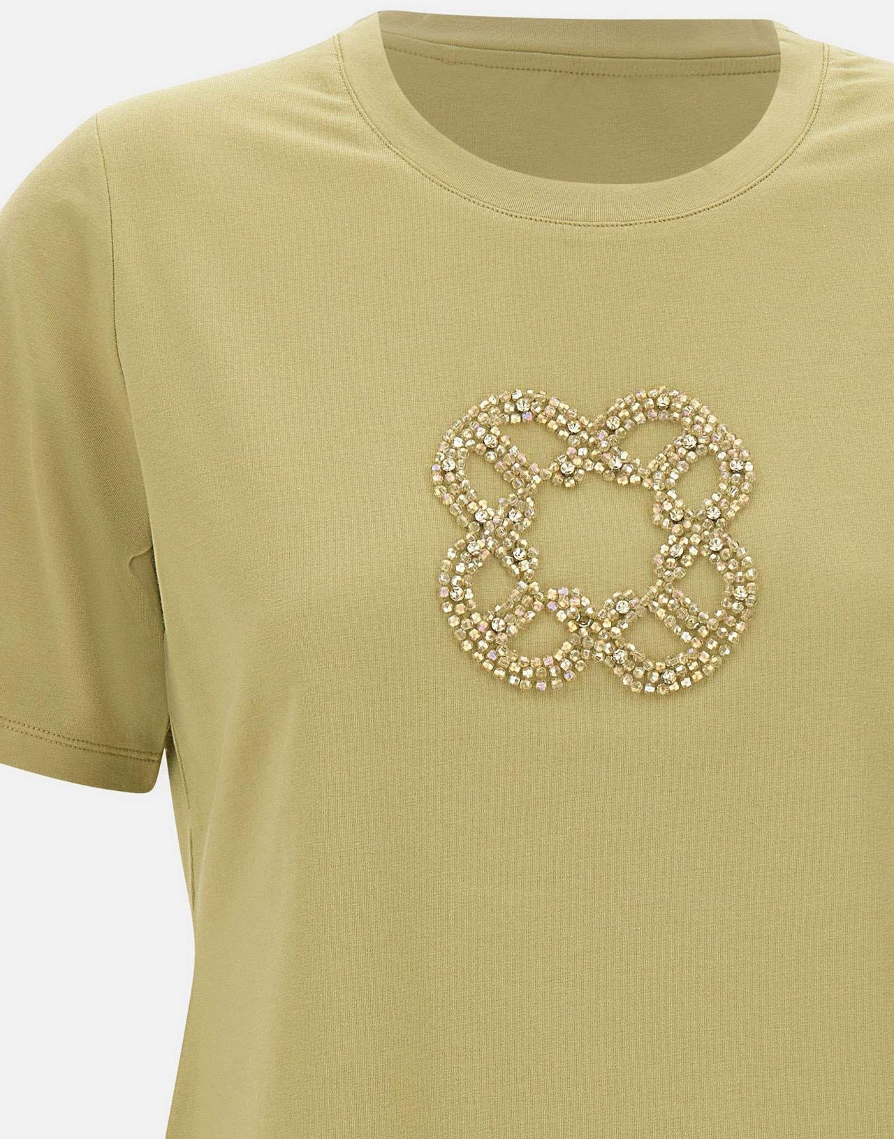 Camiseta manga corta verde.