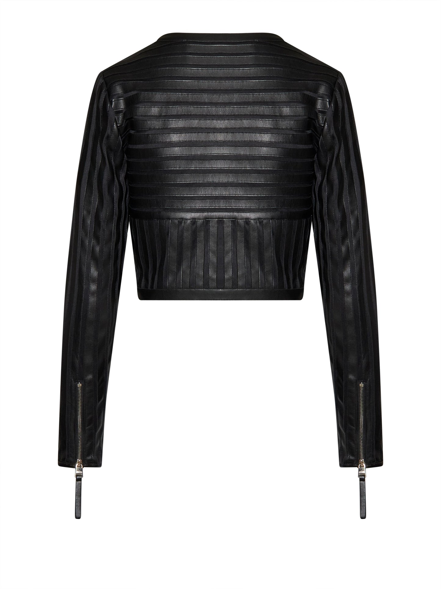 Chaqueta corta negra.