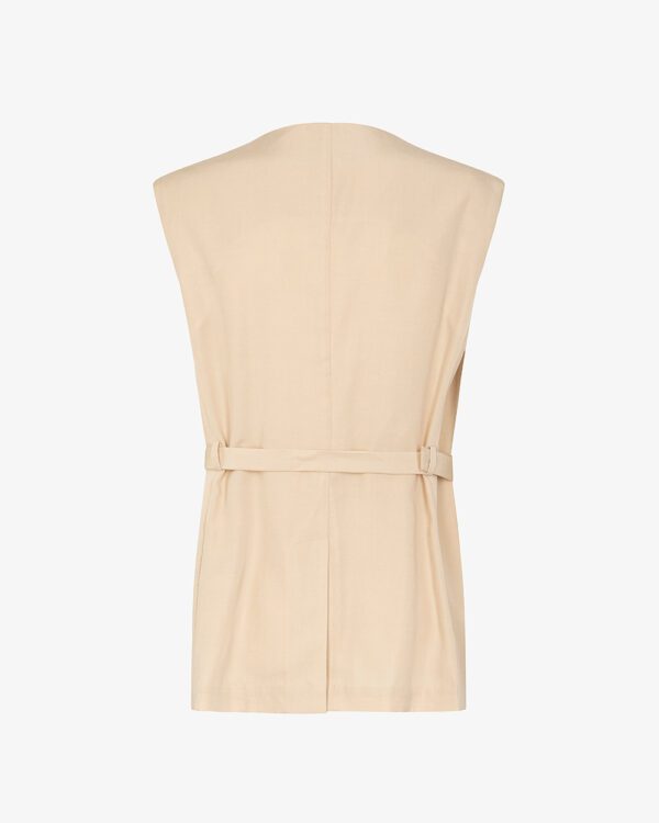 Chaleco beige.