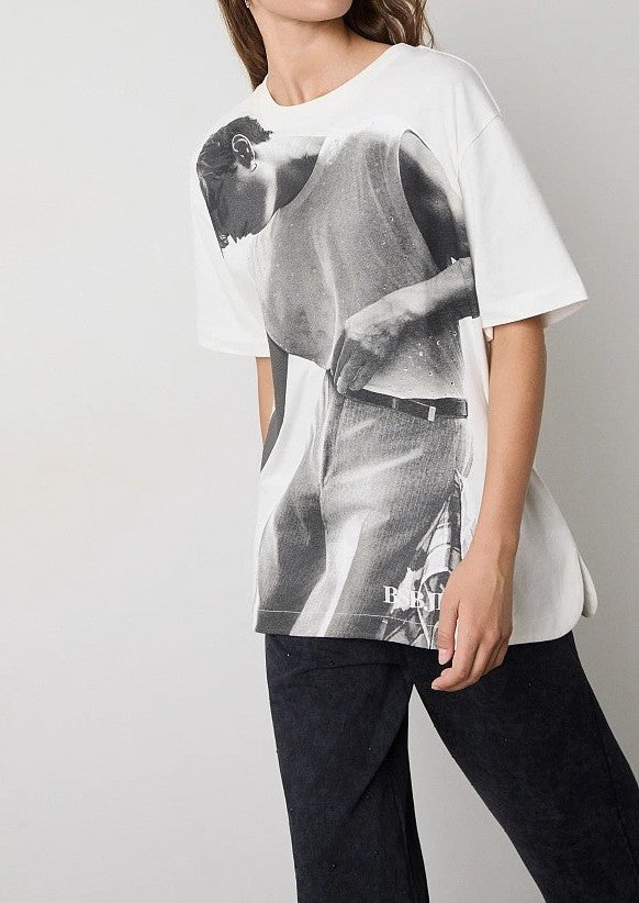 Camiseta manga corta oversize.