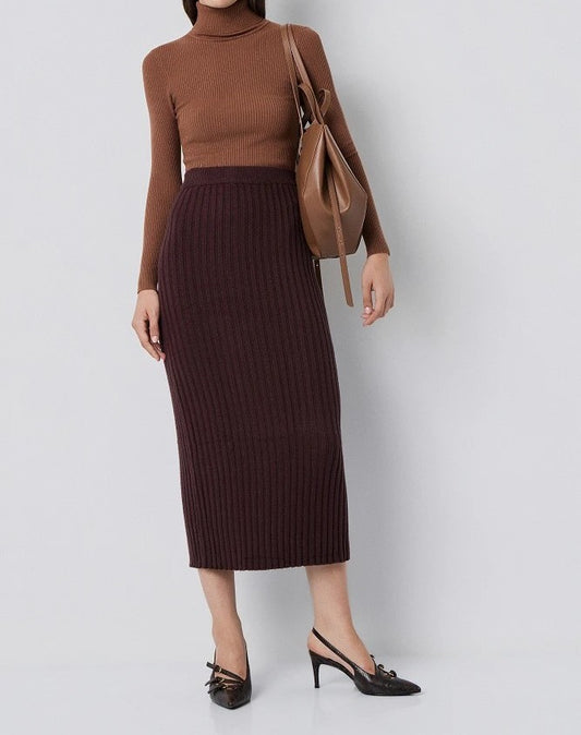 Falda midi de punto.