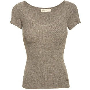 Top gris con escote corazón