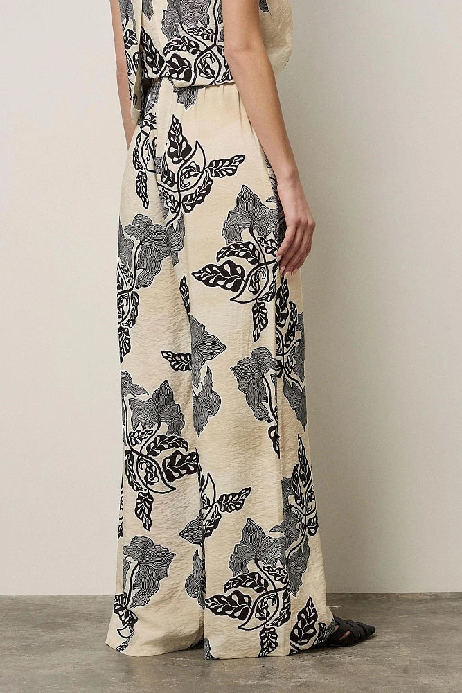 Pantalón palazzo estampado.