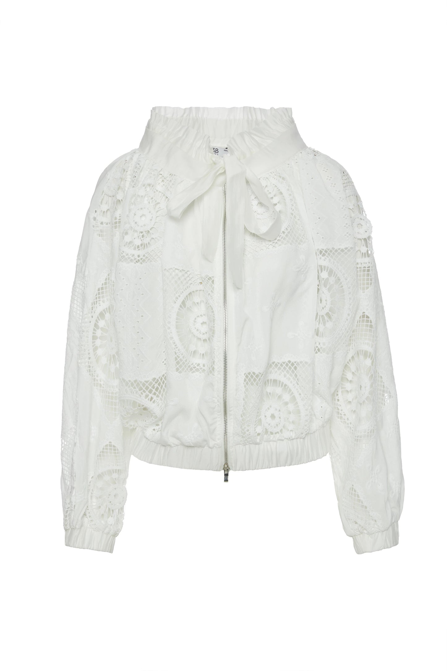 Chaqueta calada bordados.