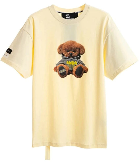 Camiseta amarilla manga corta.