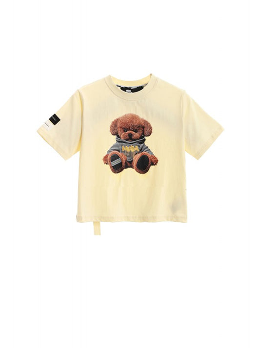 Camiseta amarilla manga corta.