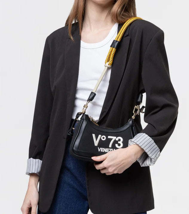 Bolso bandolera negro.