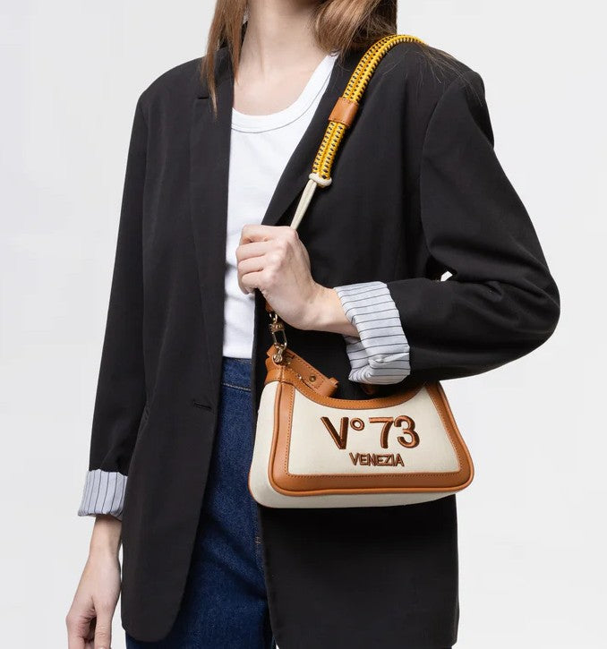 Bolso bandolera camel.