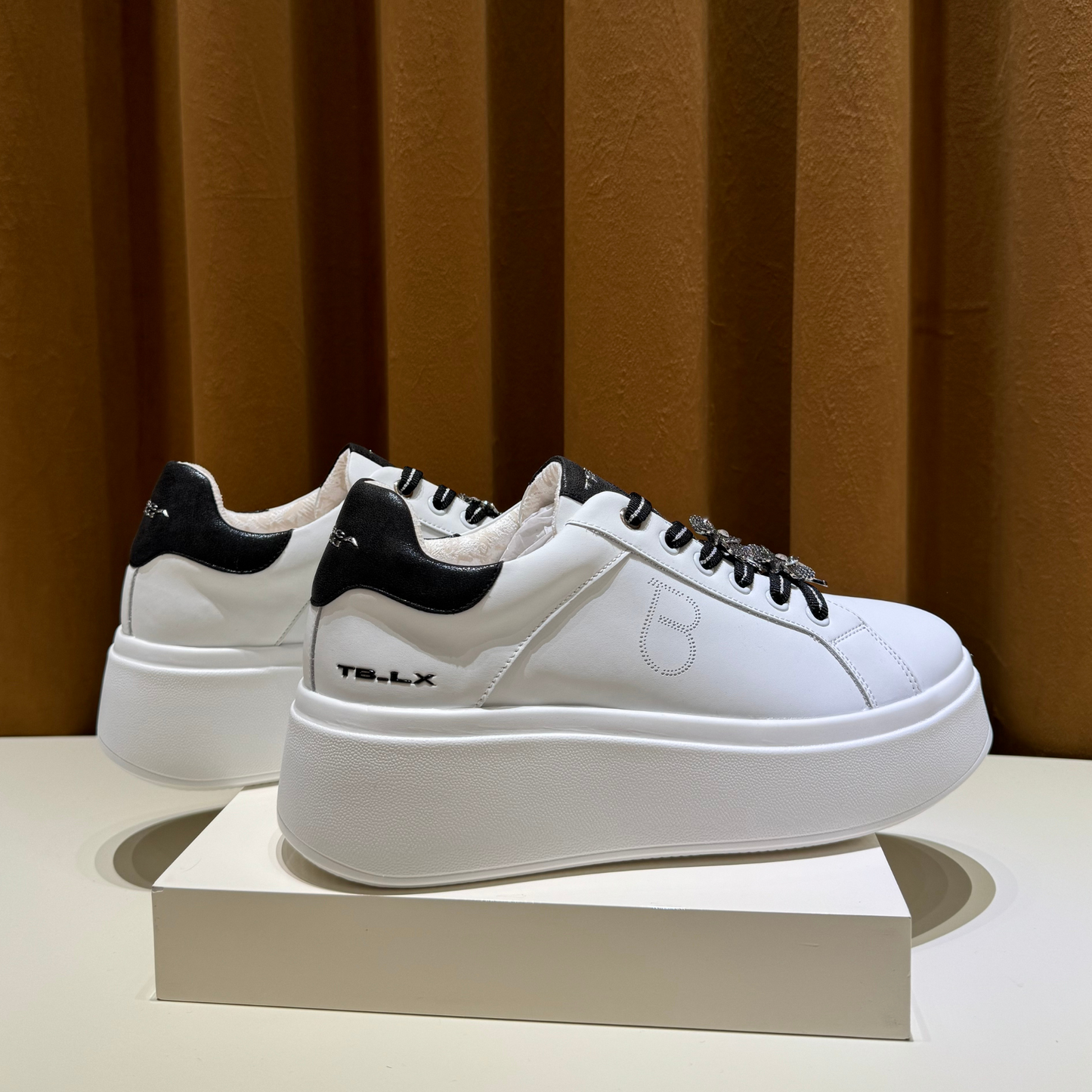 Zapatilla Black Flower