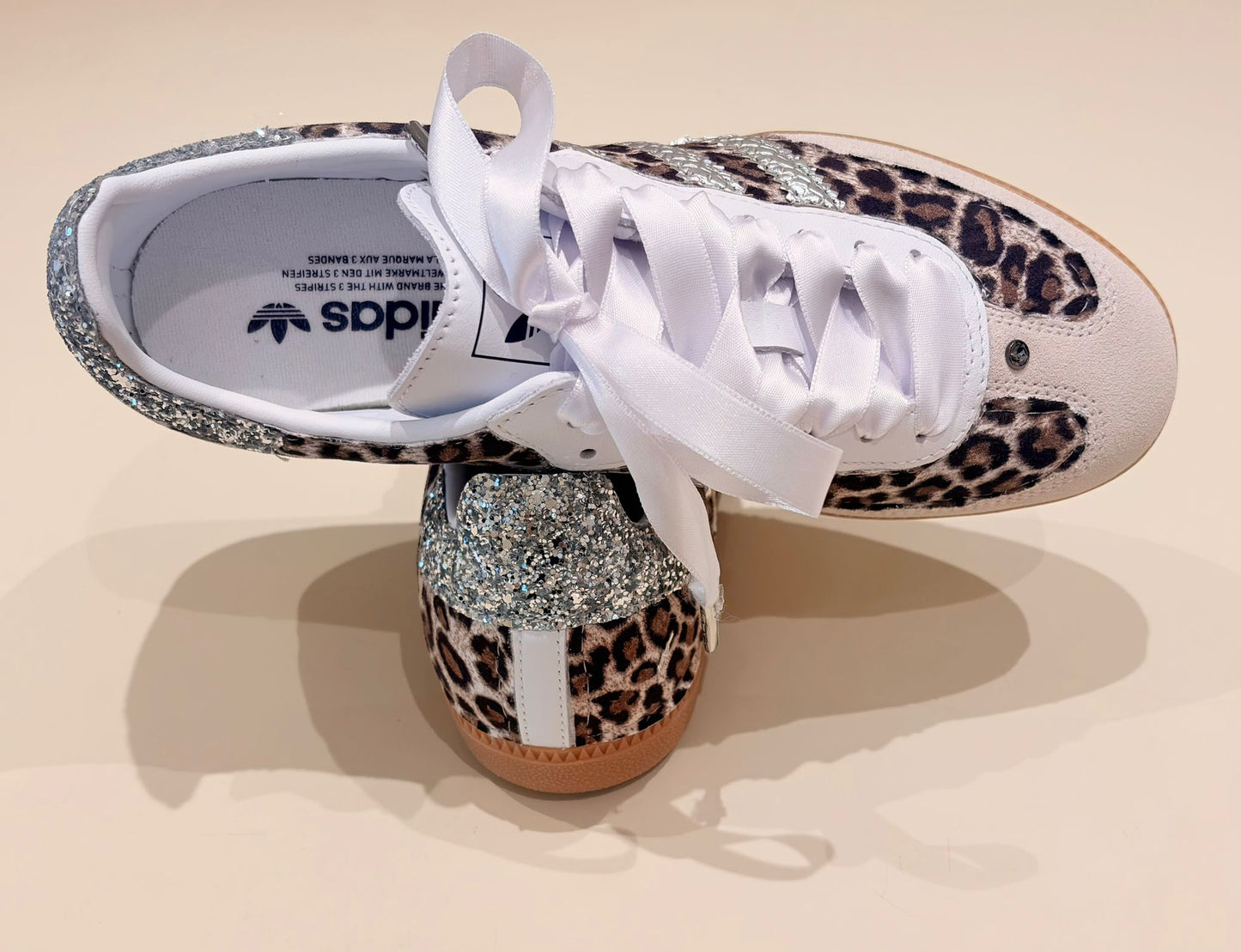 Adidas Samba Leopardo.