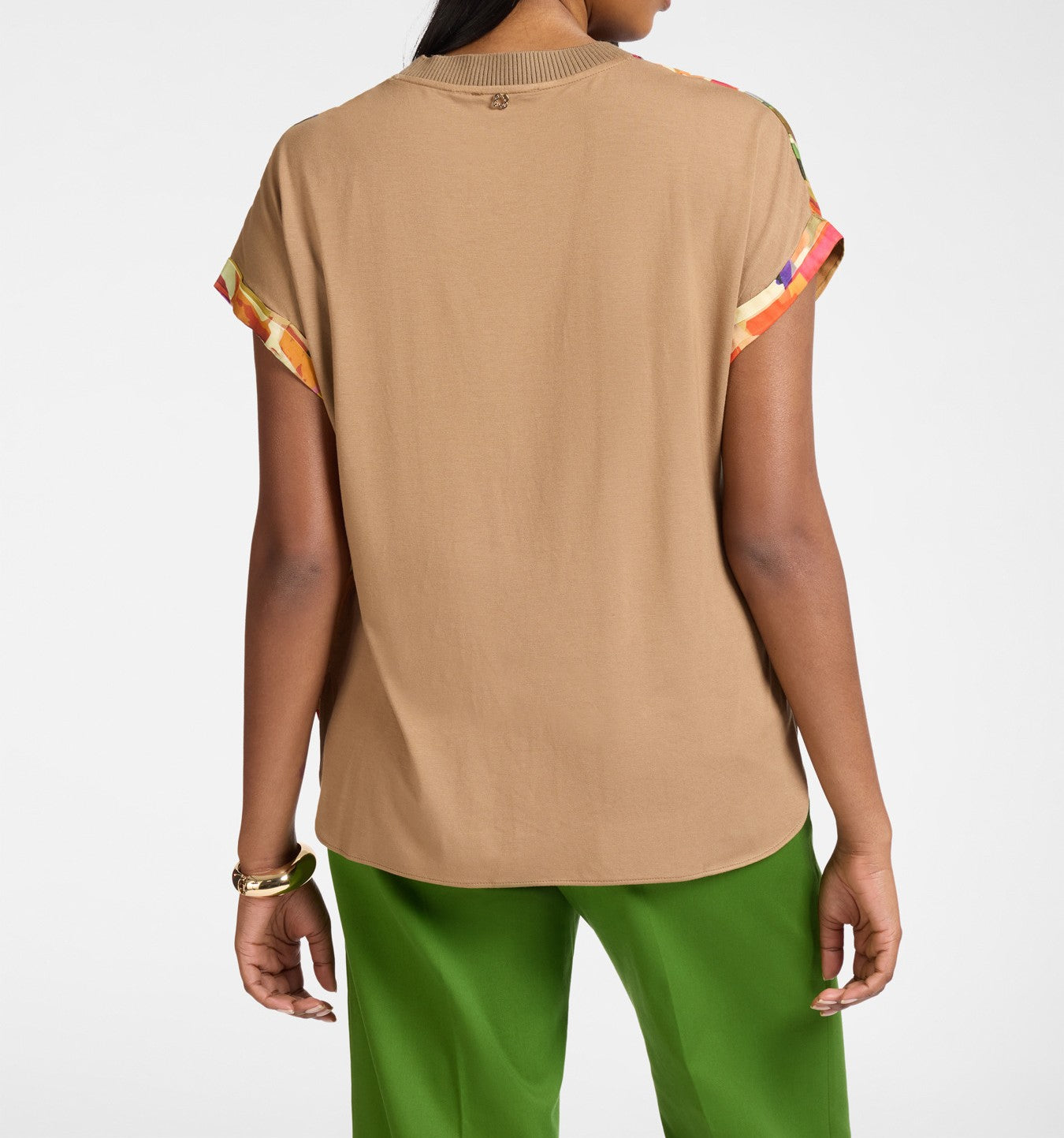 Camiseta estampada manga corta.