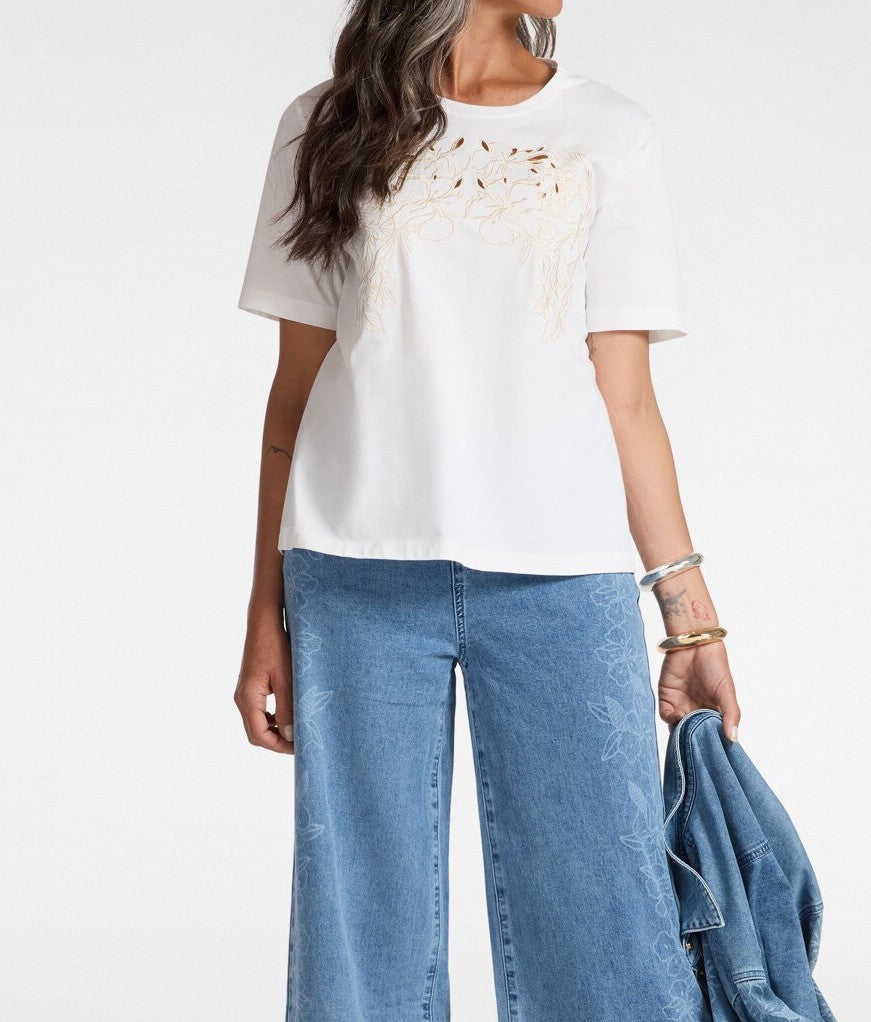 Camiseta manga corta blanca.