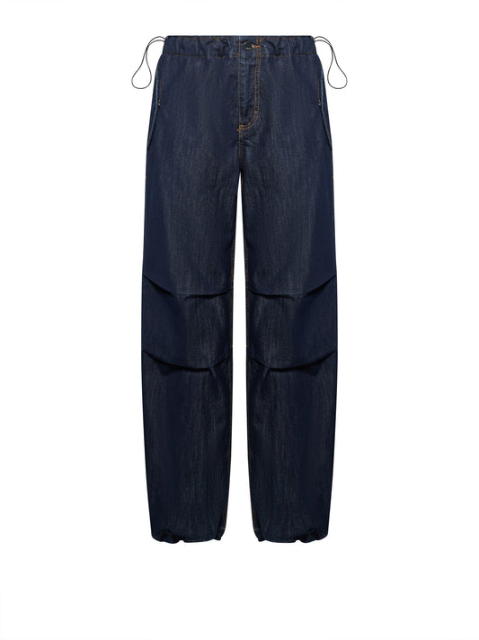 Pantalón tejano largo.