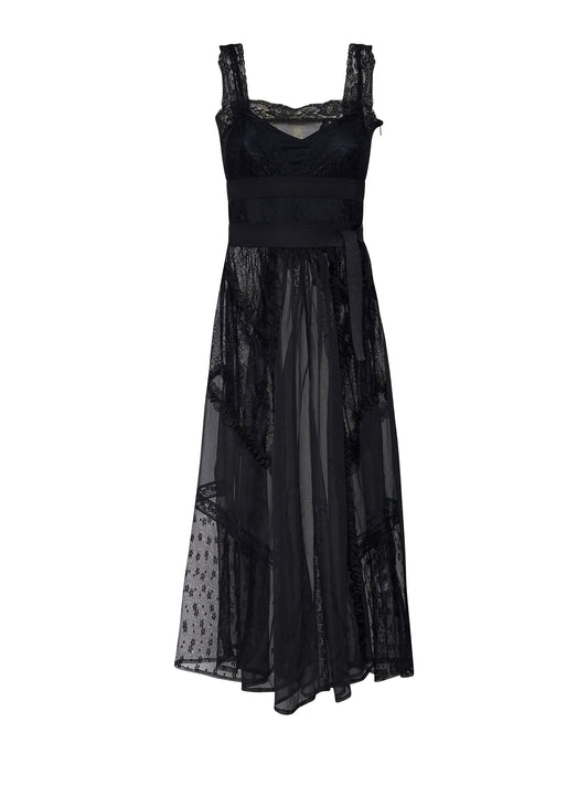 Vestido sin mangas negro.