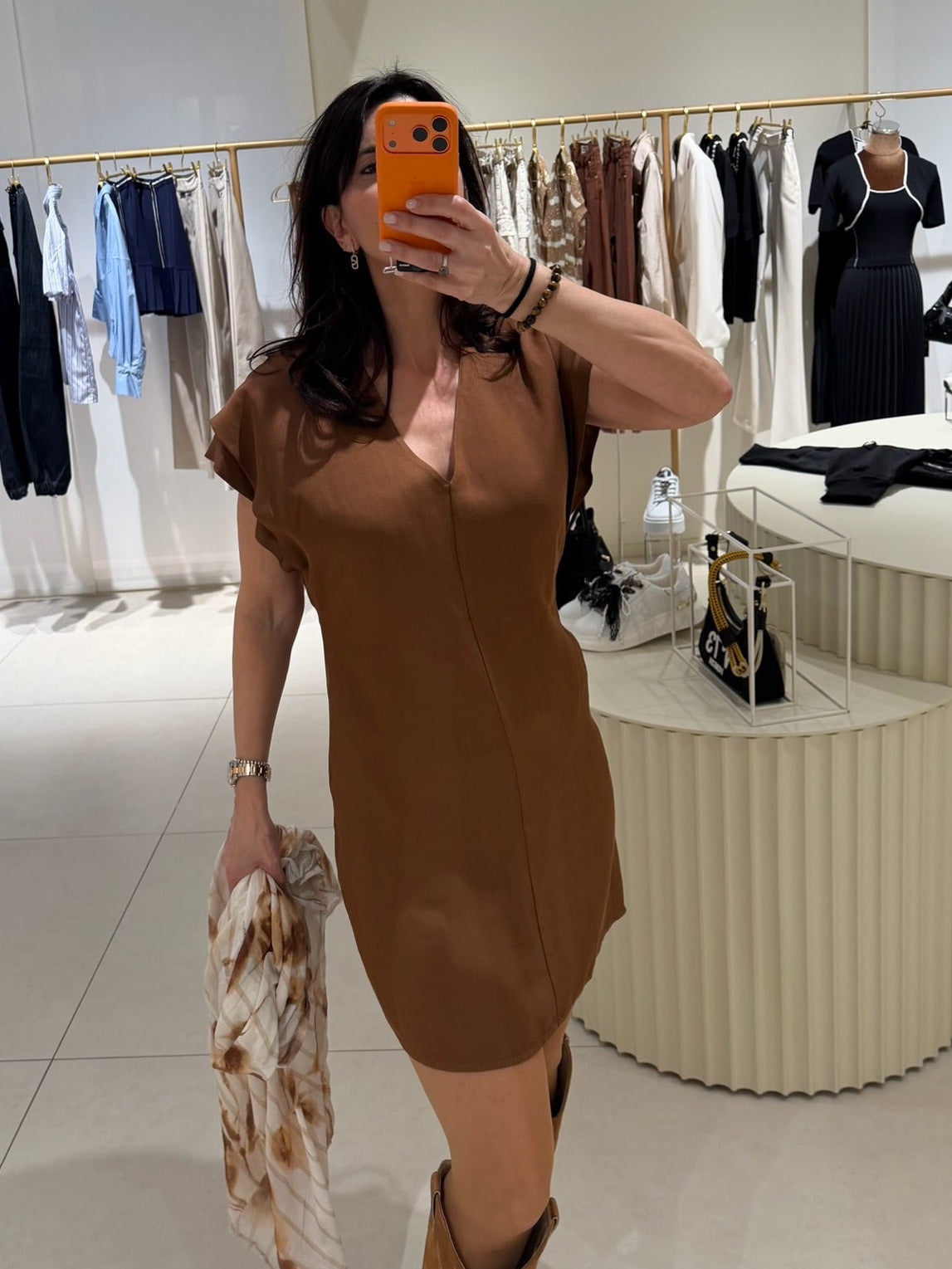 Vestido corto marrón