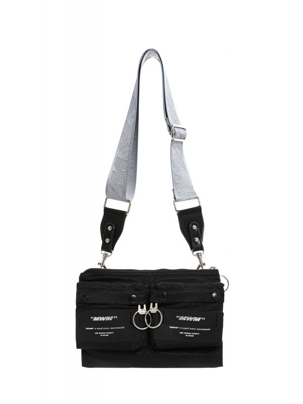 Bandolera negra.
