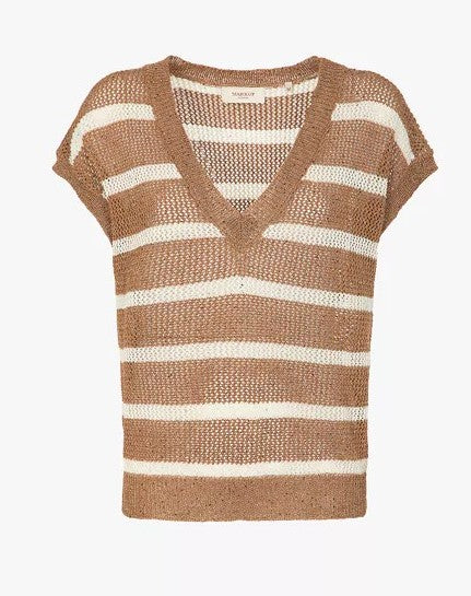 Camiseta calada.