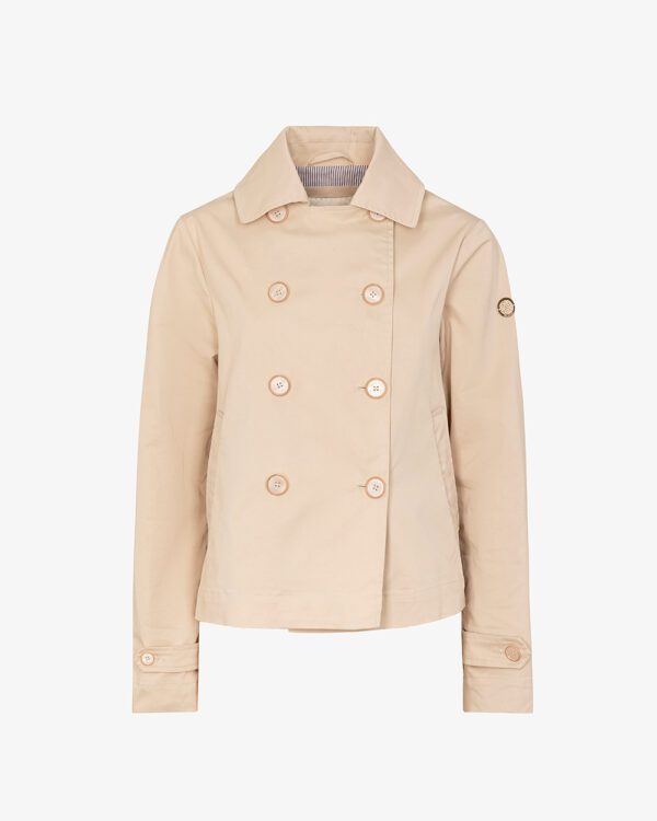 Gabardina corta beige.