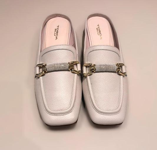 Mocasín beige.