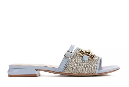 Sandalias bajas azules.