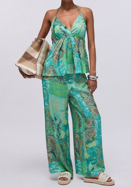 Pantalón de raso estampado.