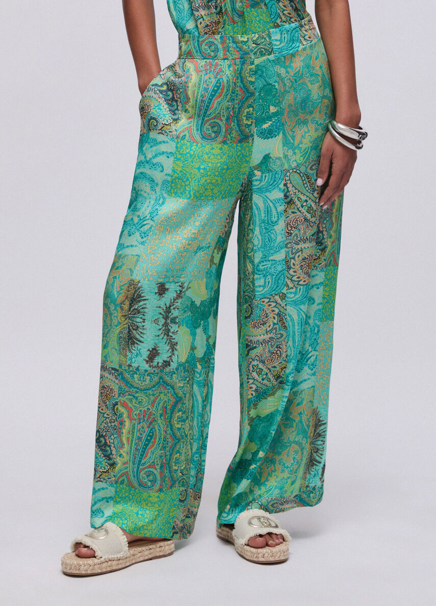 Pantalón de raso estampado.