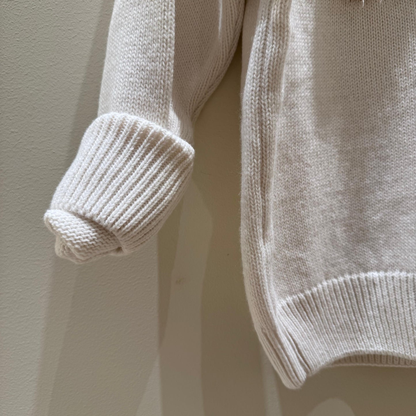 Jersey de lana en color crema