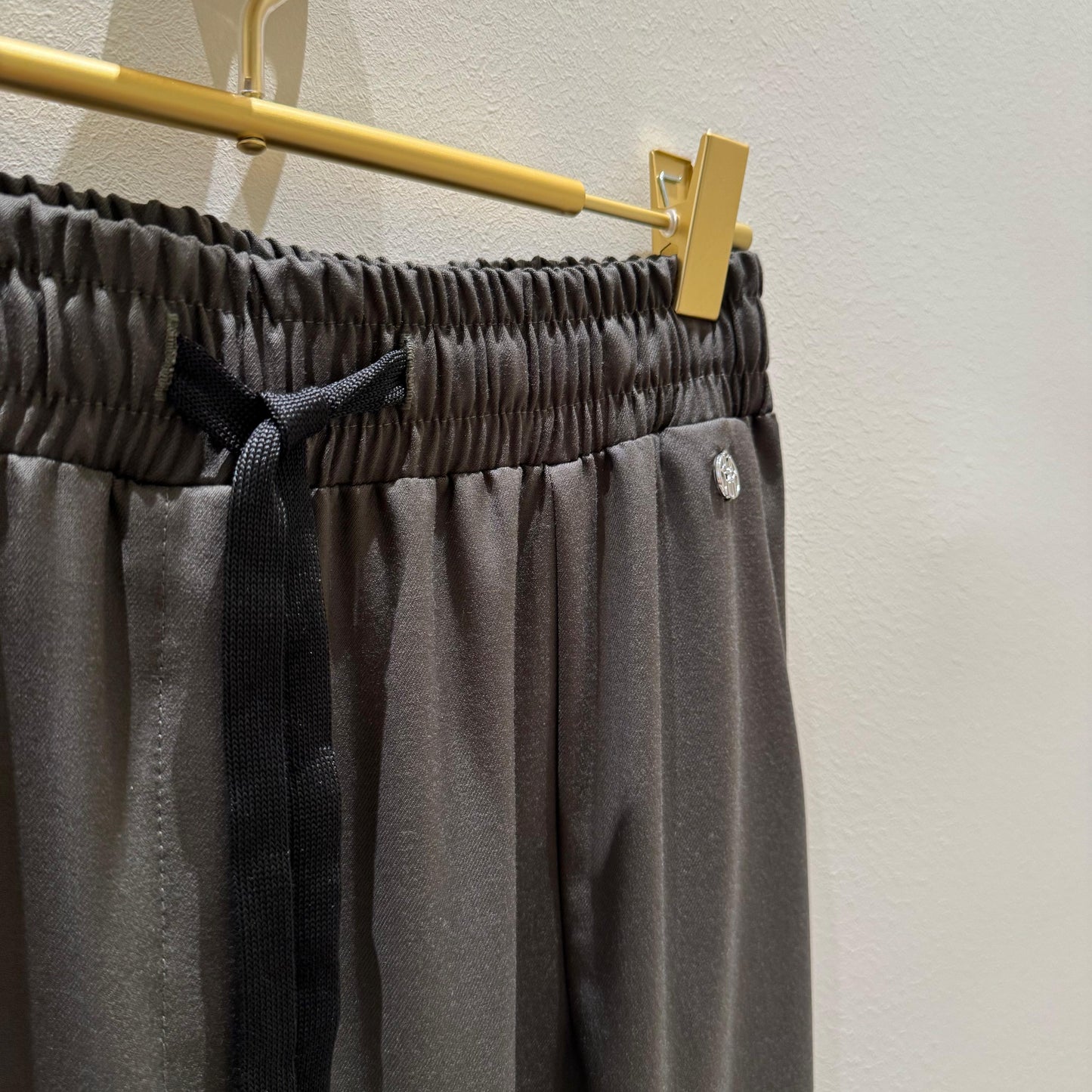 Pantalón largo verde con goma