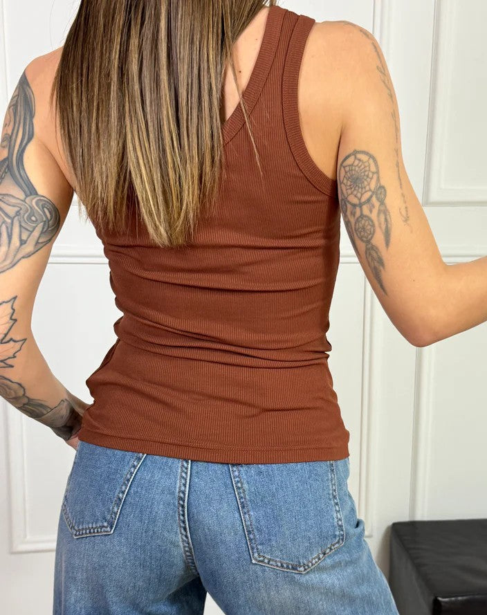 Camiseta tirantes.