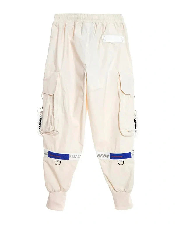 Pantalones blancos cargo.
